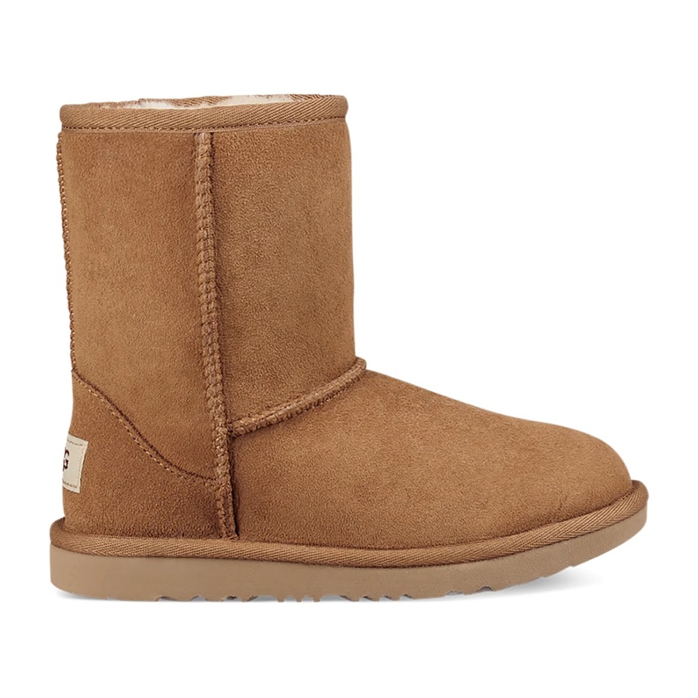 UGG® Classic II Boot - Big Kid - Chestnut Size 5